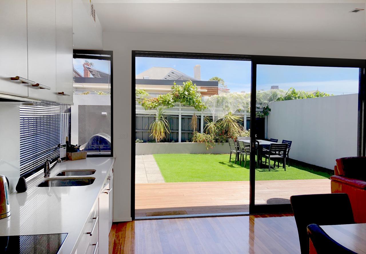 הובארט Sullivans Cove Apartments מראה חיצוני תמונה A sliding door