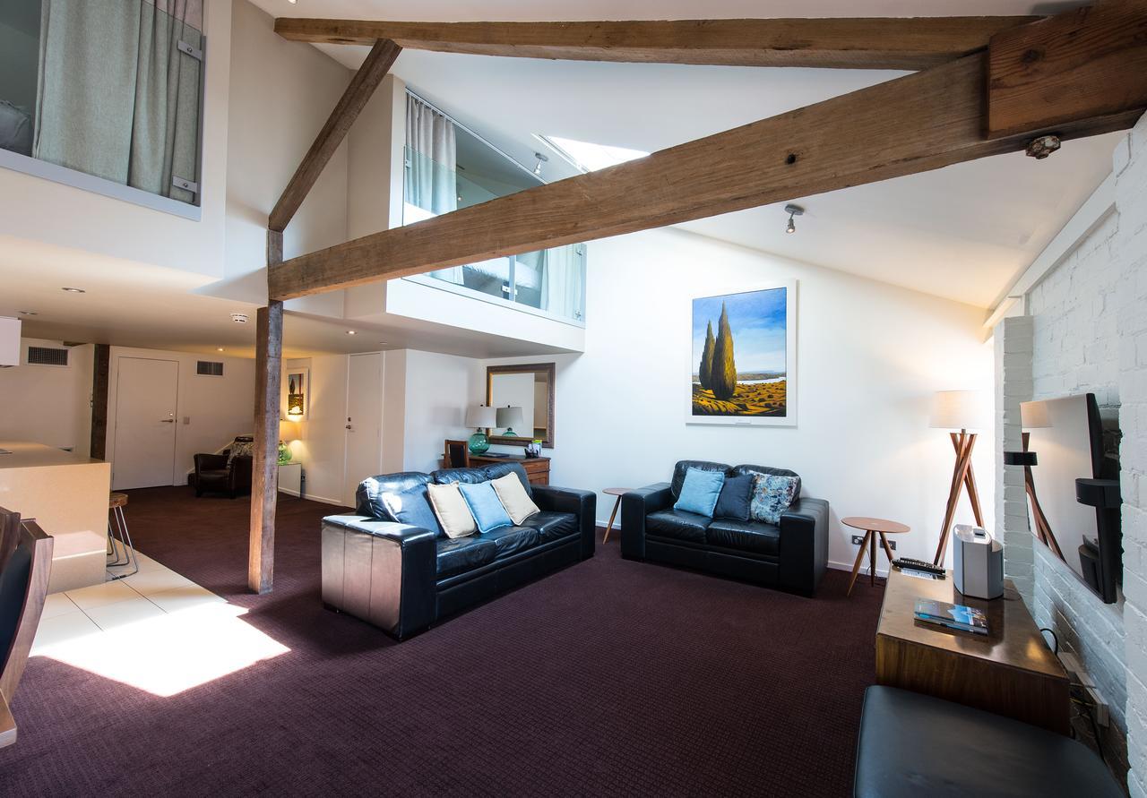 הובארט Sullivans Cove Apartments מראה חיצוני תמונה A suite at the hotel